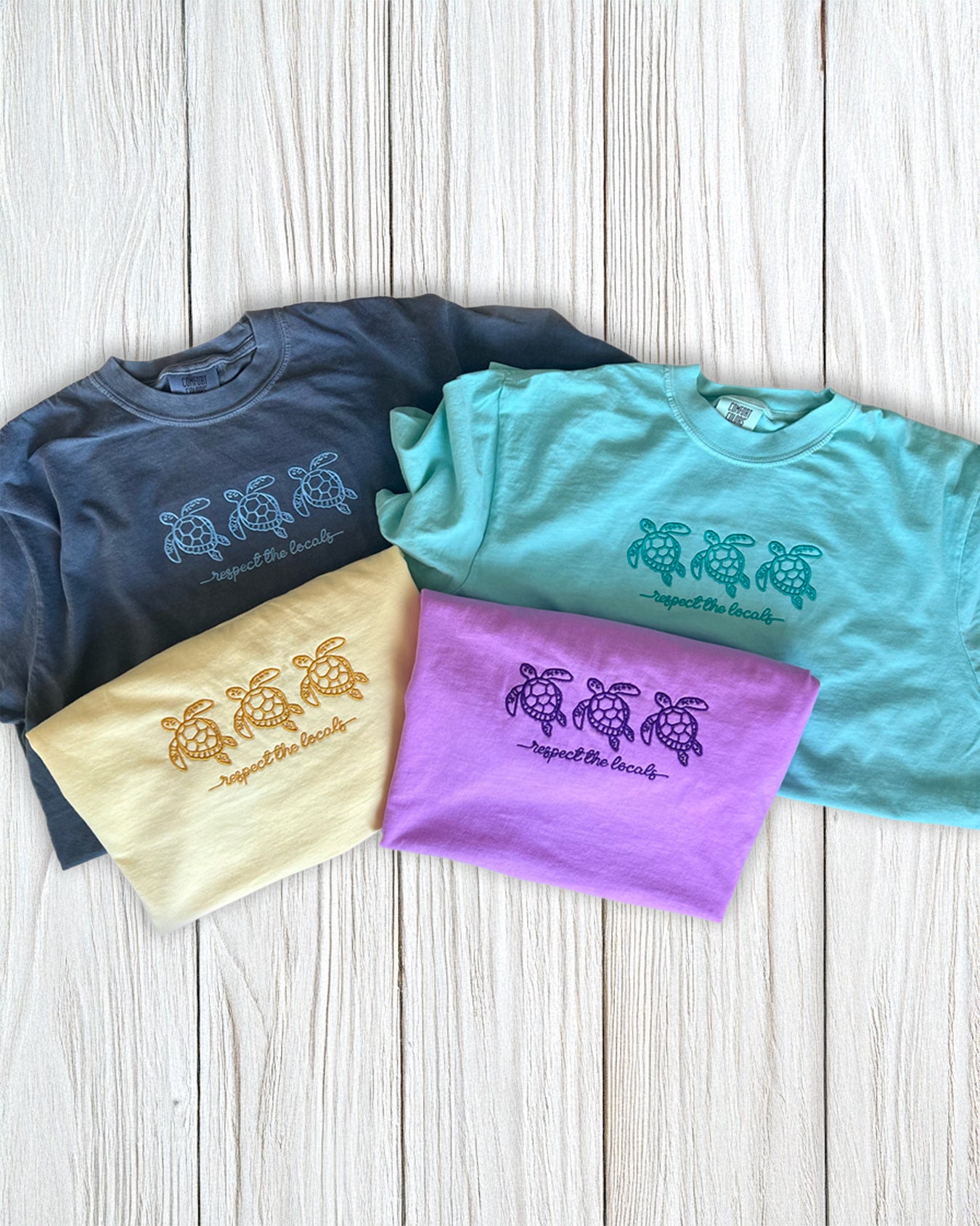 SHELLY COVE RESPECT THE LOCALS TURTLES, EMBROIDERED TEE